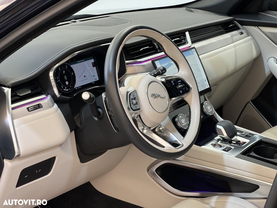 Jaguar F-Pace - 5