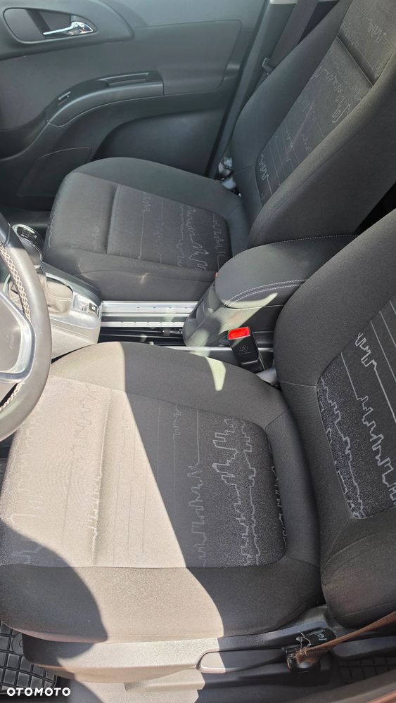 Opel Meriva - 11