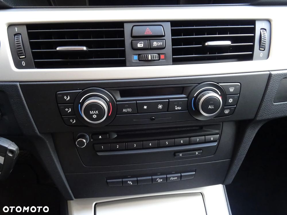 BMW Seria 3 320d xDrive DPF Touring Edition Fleet Lifestyle - 12