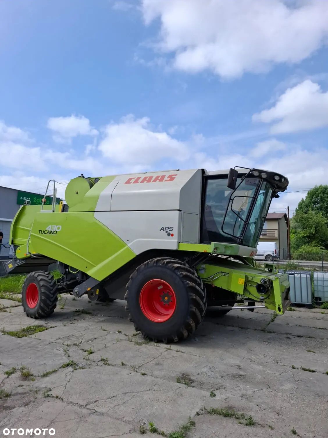 Claas 405 tys netto Claas Tucano 430 z napedem 4x4 - 1