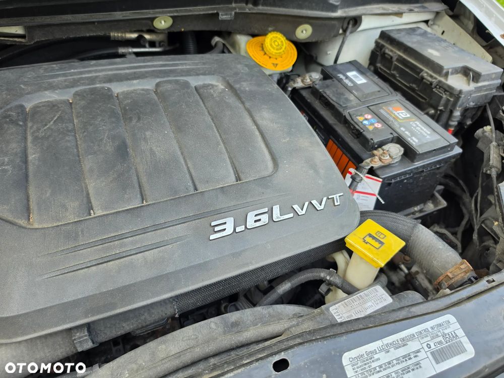 Dodge Grand Caravan - 38