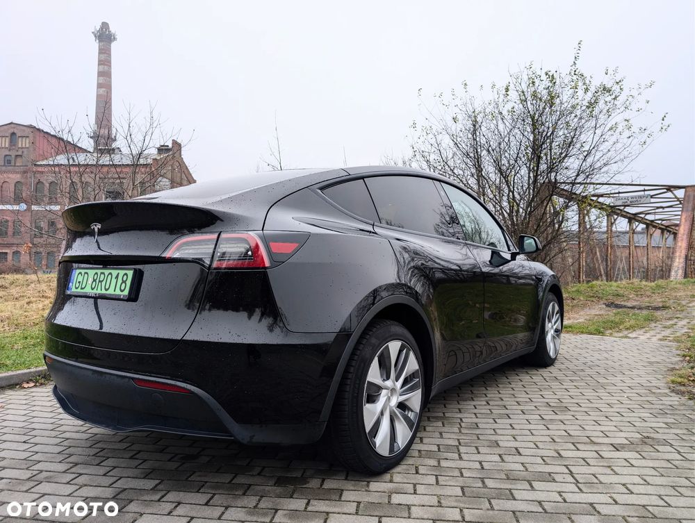 Tesla Y Long Range Dual Motor AWD - 3