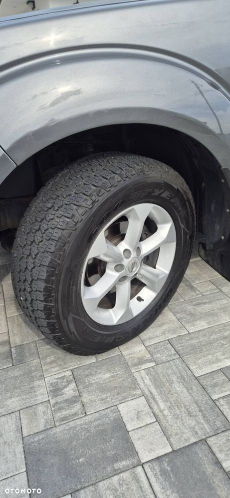 Nissan Navara 2.5 D LE Long EU5 - 4