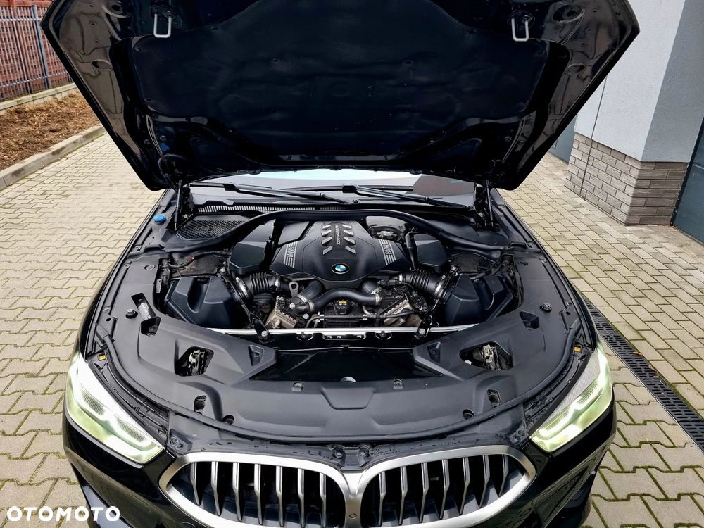 BMW Seria 8 - 25