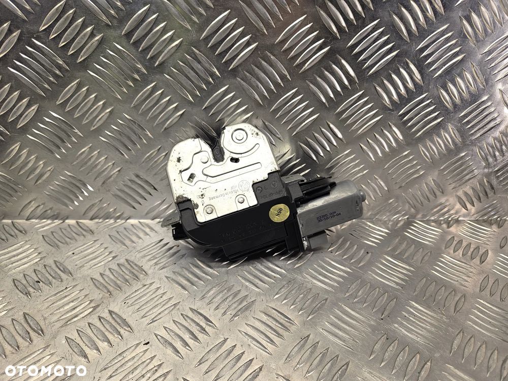 VW TOUAREG 7P 10-18R ZAMEK KLAPY ELEKTRYCZNEJ 7P0827505J - 1