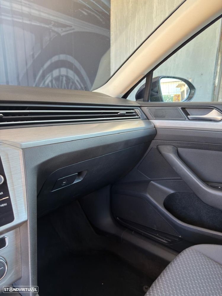 VW Passat Variant - 14