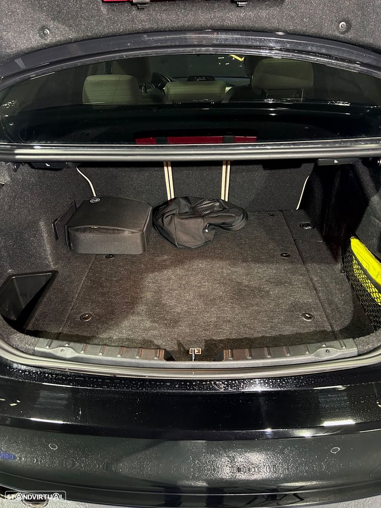 BMW 330 e iPerformance Line Luxury - 30