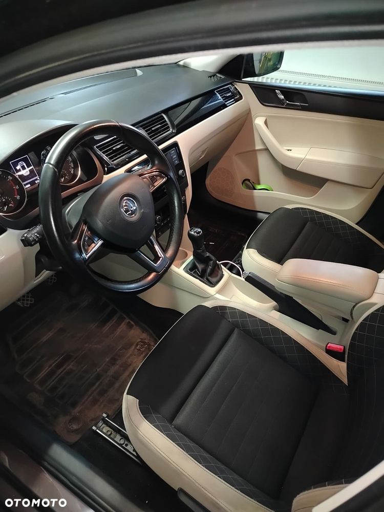 Skoda RAPID 1.2 TSI Style - 13