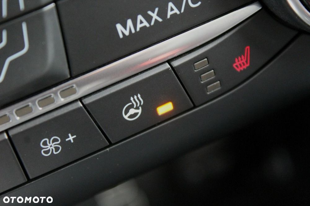 Ford Kuga 2.0 EcoBlue 4x4 TITANIUM X - 19