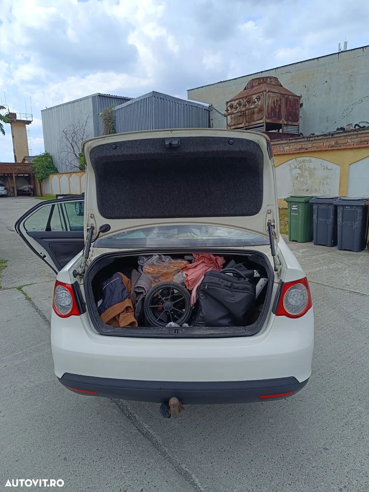 Volkswagen Jetta 1.9 TDI Comfortline - 10