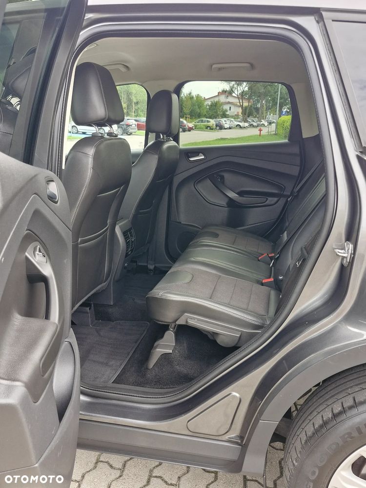 Ford Kuga 2.0 TDCi 2x4 Titanium - 19