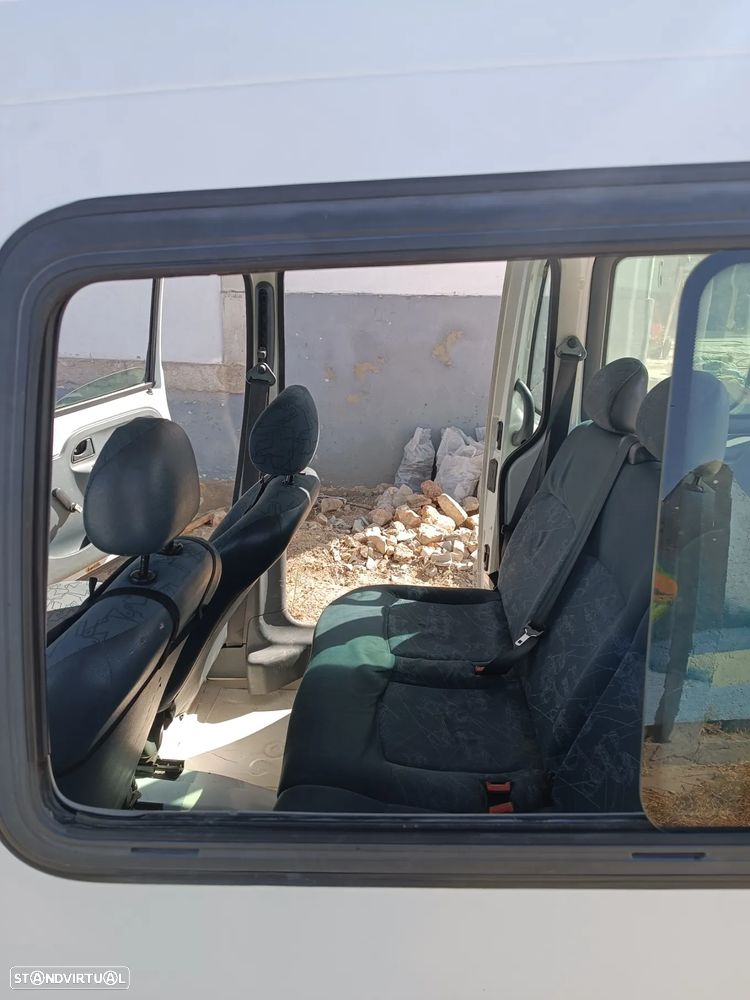 Renault Kangoo 1.2 RT Pampa - 12