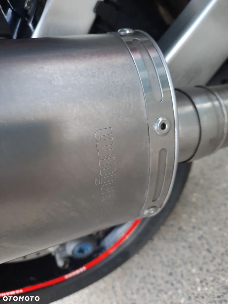 Yamaha R1 - 20