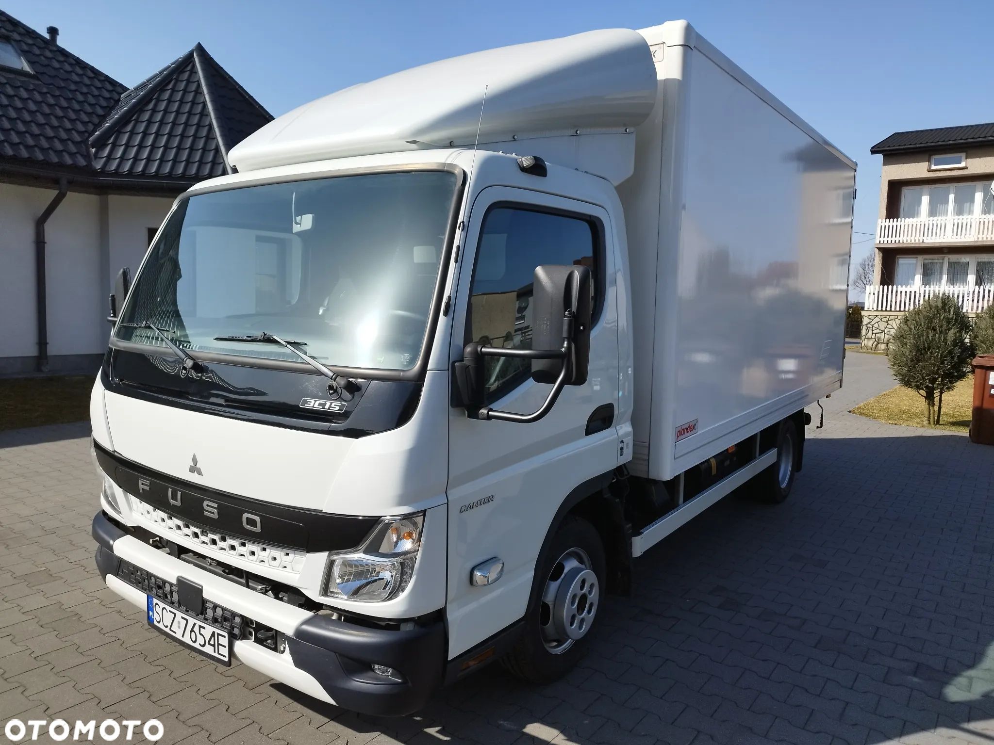Mitsubishi Fuso Canter - 1