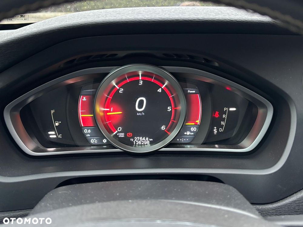 Volvo V40 D4 Geartronic RDesign - 15
