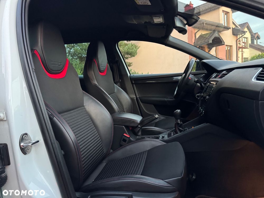 Skoda Octavia Combi 2.0 TDI (Green tec) RS - 34