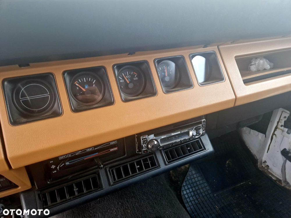 Jeep Wrangler - 12