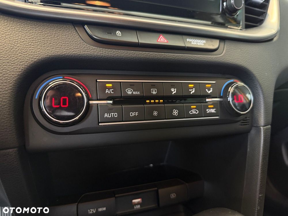 Kia XCeed - 24