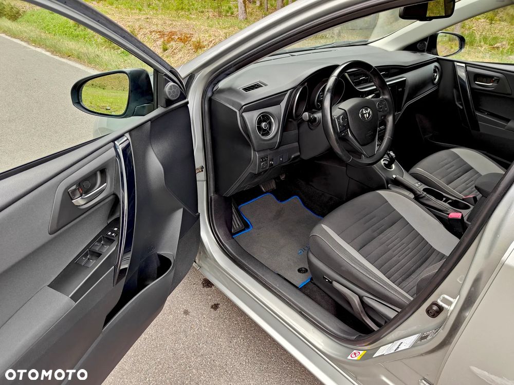 Toyota Auris - 19