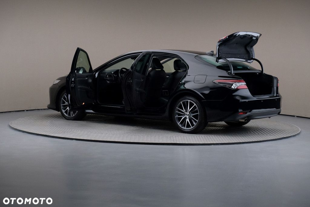 Toyota Camry - 7