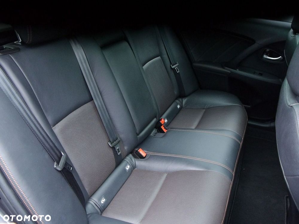 Toyota Avensis 2.0 D-4D Premium - 31