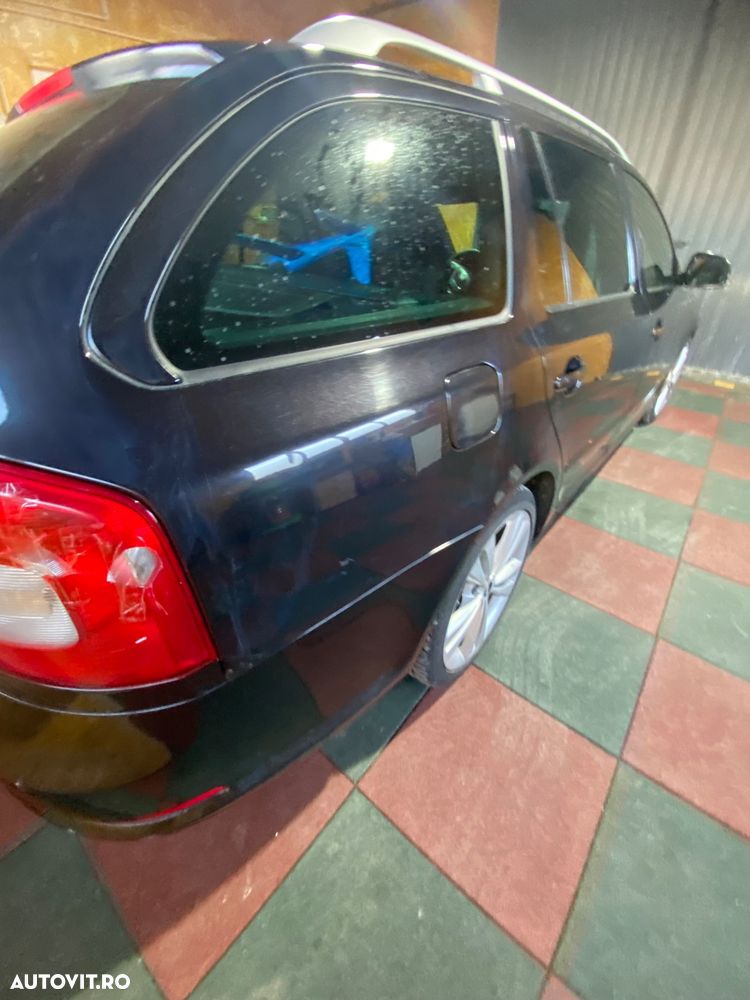 Skoda Octavia 2.0 TDI RS DSG - 3