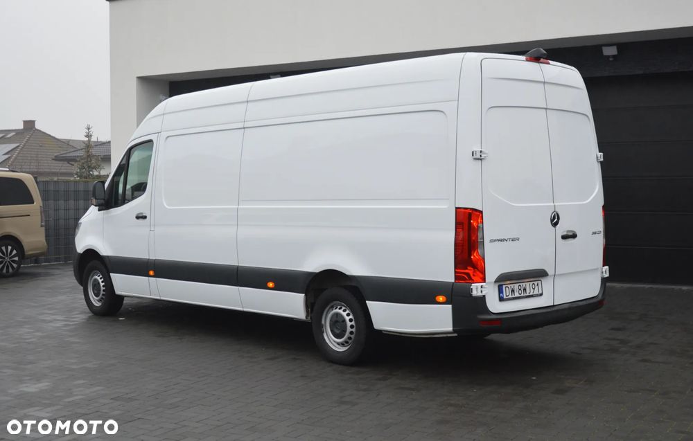 Mercedes-Benz Sprinter - 3