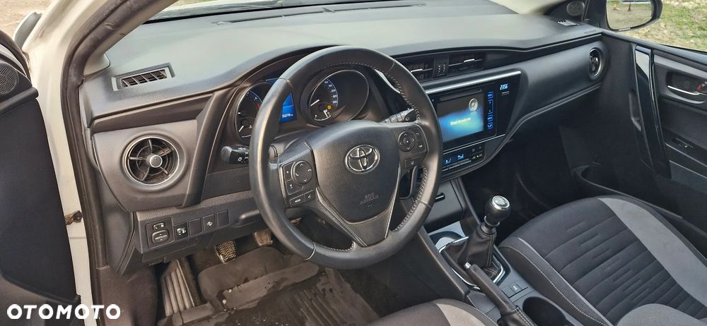 Toyota Auris - 25