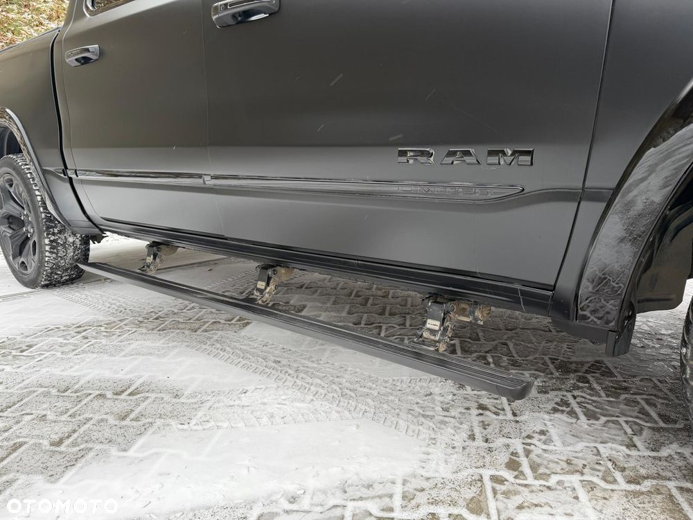 Dodge RAM - 8