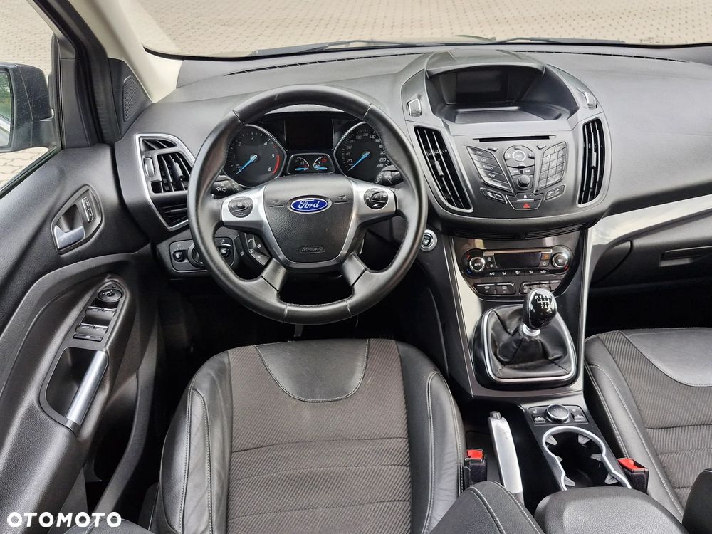 Ford Kuga 2.0 TDCi 2x4 Titanium - 25
