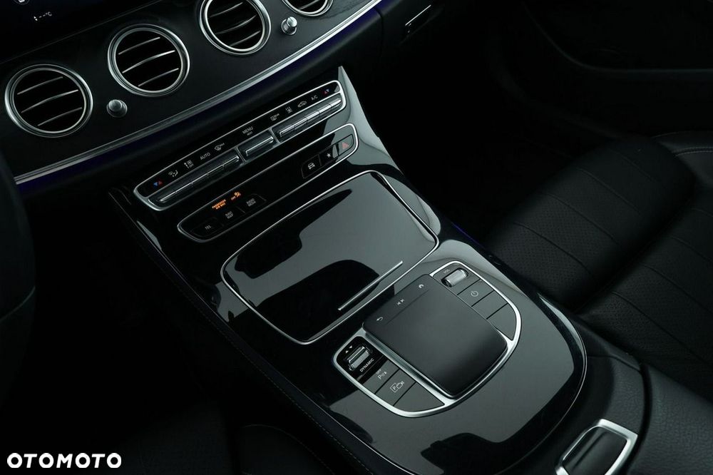 Mercedes-Benz Klasa E 300 9G-TRONIC Avantgarde - 28