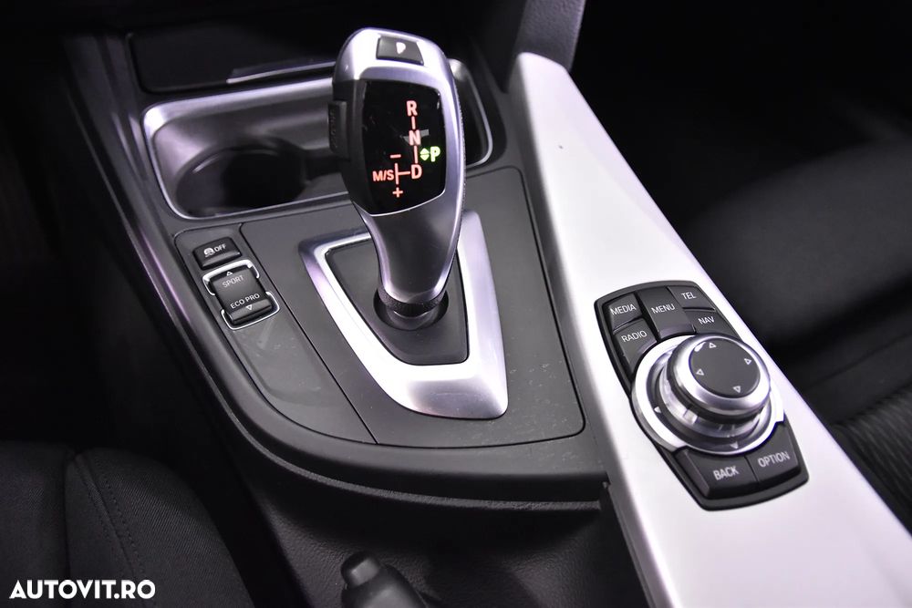 BMW Seria 3 320i Aut. - 17
