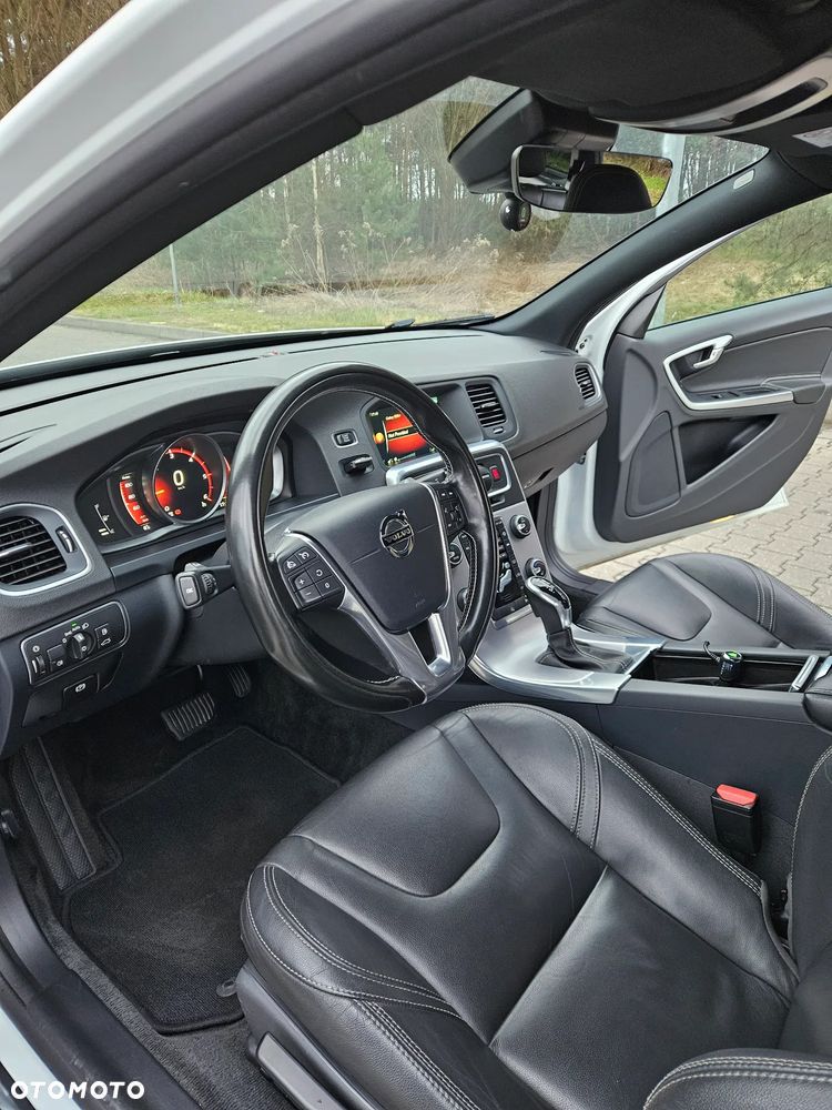 Volvo V60 D4 Drive-E Momentum - 12