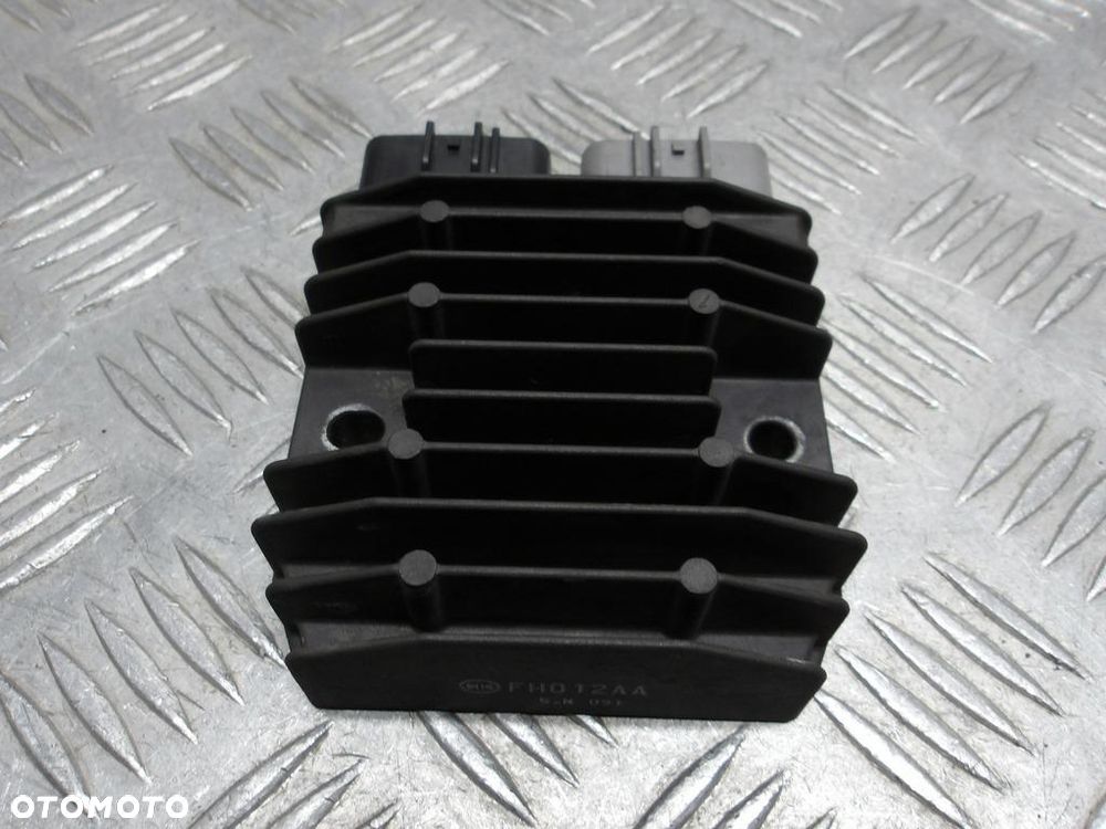 Regulator napięcia YAMAHA XV 1900 ROADLINER/STRATOLINER 06-14r   PN. 1D7-81960-01 - 1