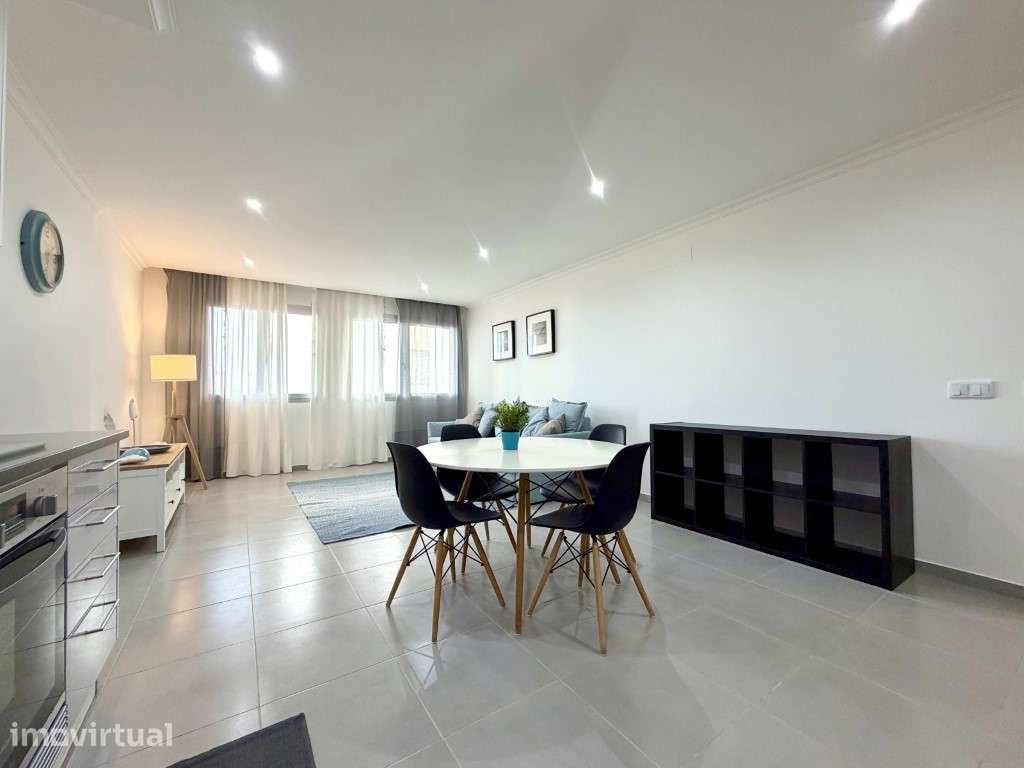 Excelente apartamento T1+1 a 800 m da Praia da Nazaré com Garagem e... - Grande imagem: 2/16
