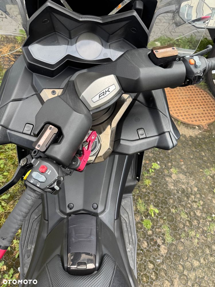 Kymco AK 550 - 11
