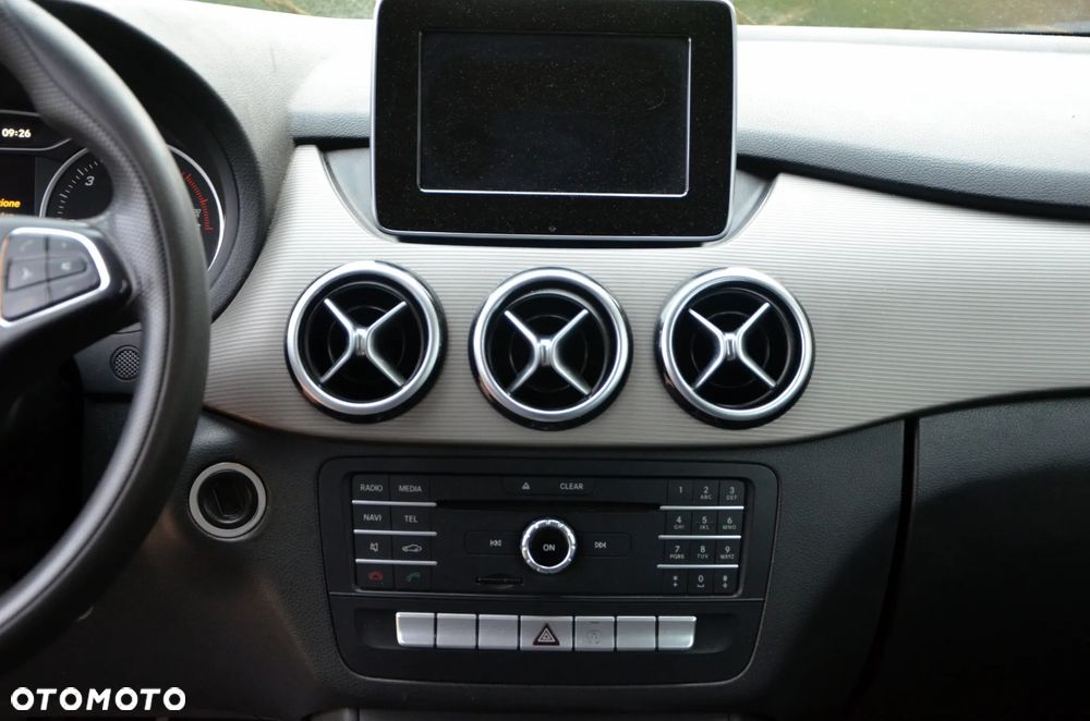 Mercedes-Benz Klasa B 180 d Edition - 13