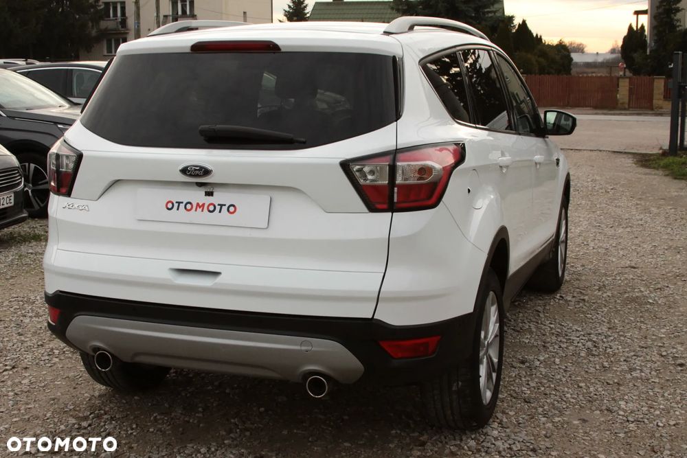 Ford Kuga 2.0 TDCi 2x4 Titanium - 11