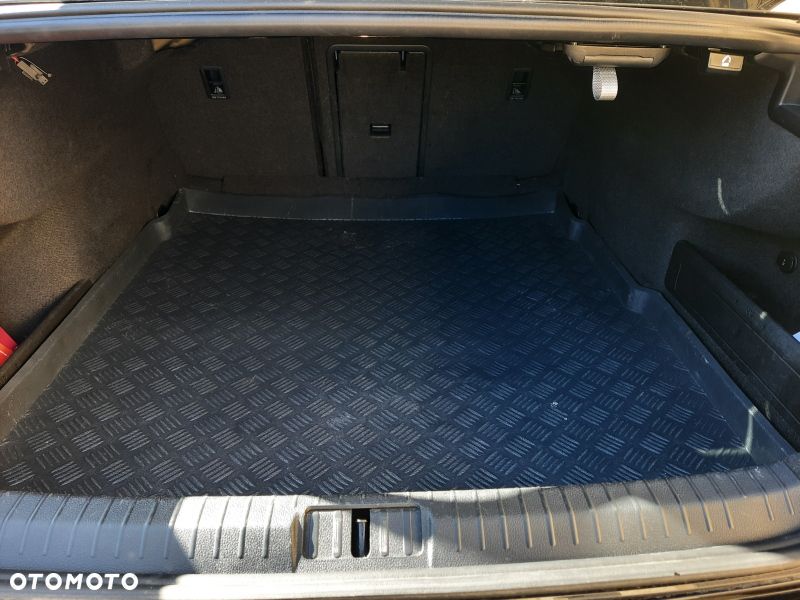 Volkswagen Passat 2.0 TDI BMT Highline DSG - 29