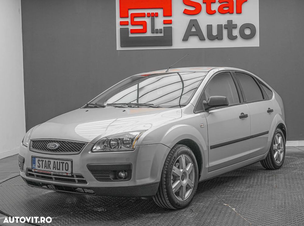 Ford Focus 1.6 16V Ambiente - 2