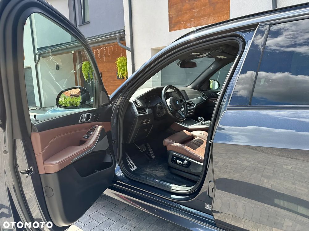 BMW X5 xDrive50i Sport-Aut - 12