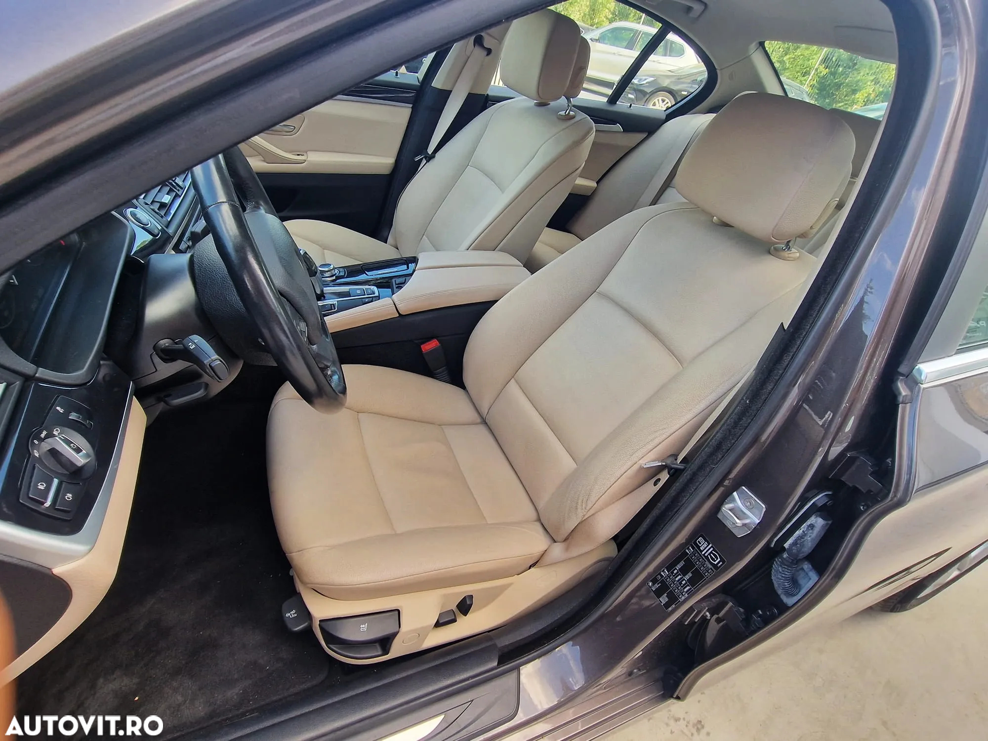 BMW Seria 5 520d - 13