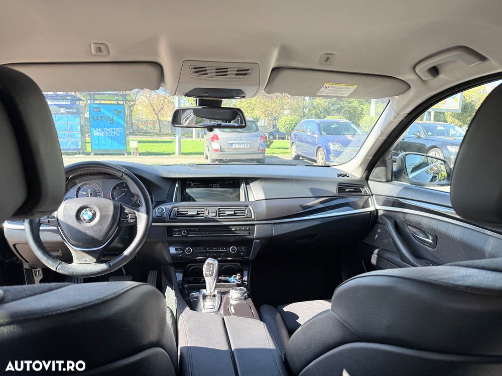 BMW Seria 5 525d xDrive - 10