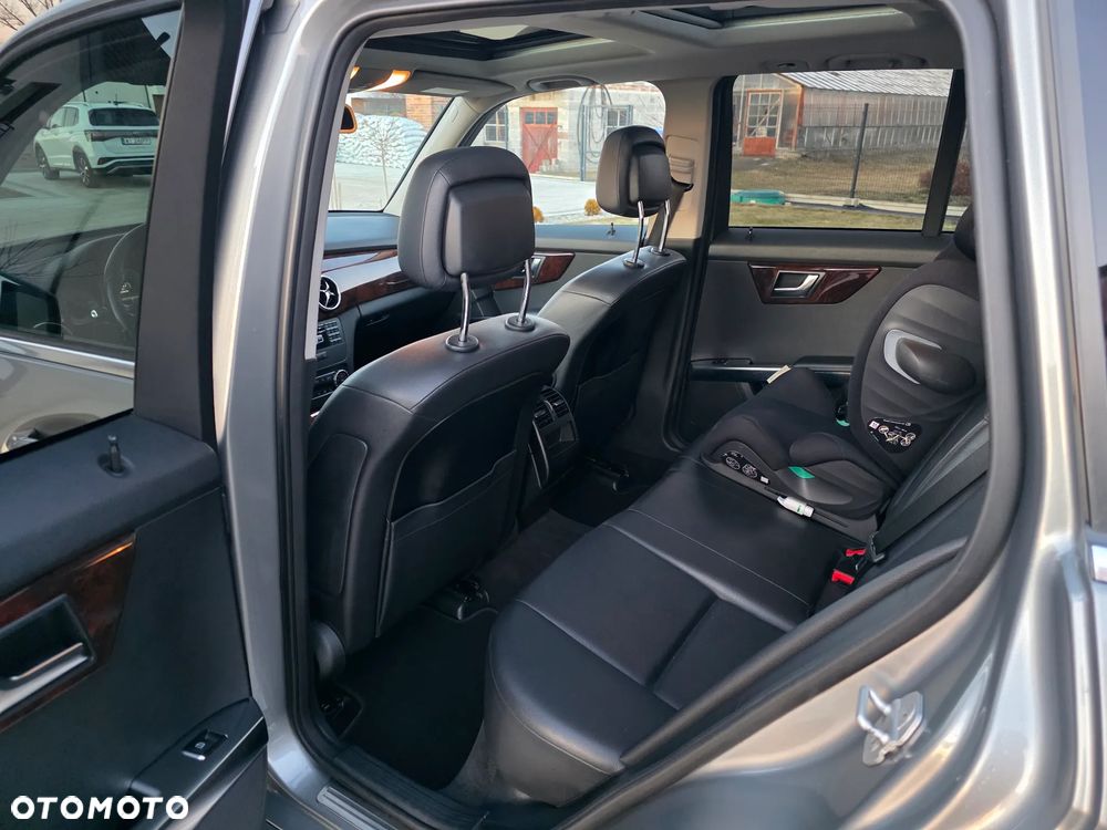 Mercedes-Benz GLK 350 4-Matic - 11