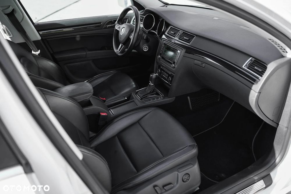 Skoda Superb 2.0 TDI Platinum Outdoor DSG - 20