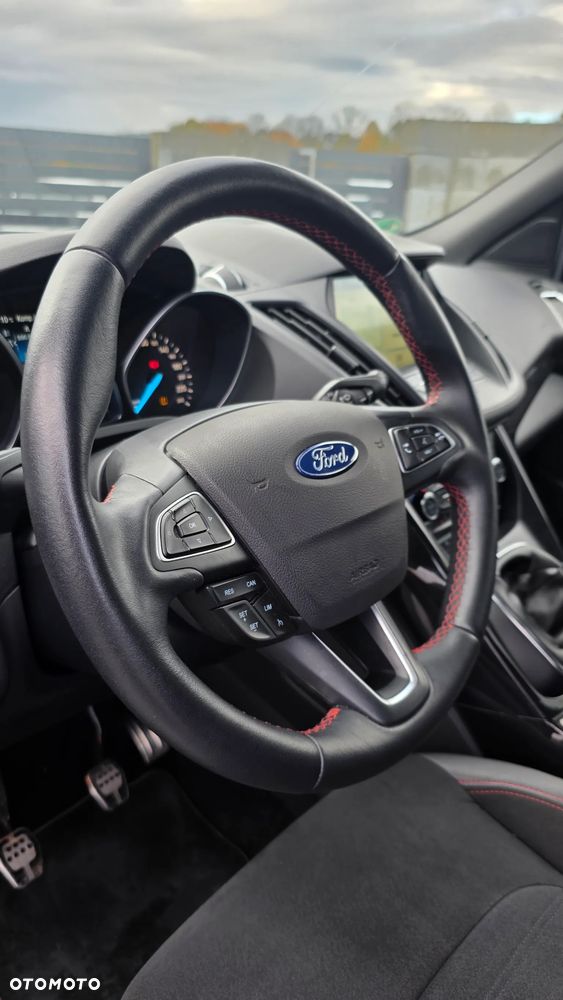 Ford Kuga 1.5 EcoBoost 2x4 ST-Line - 16