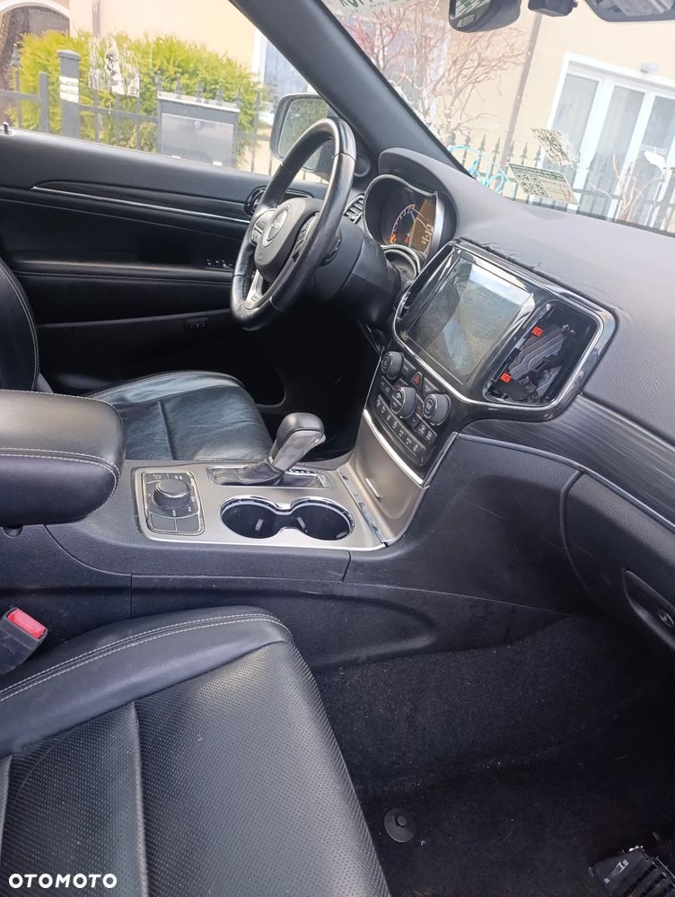 Jeep Grand Cherokee - 28