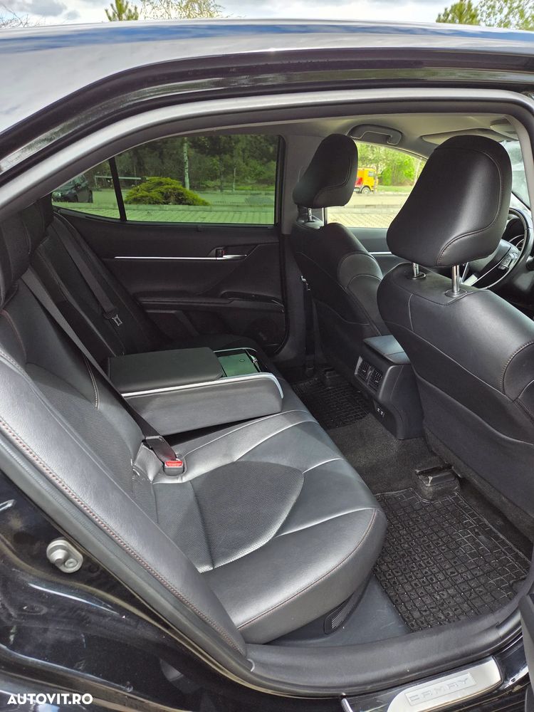 Toyota Camry 2.5 Exclusive - 8