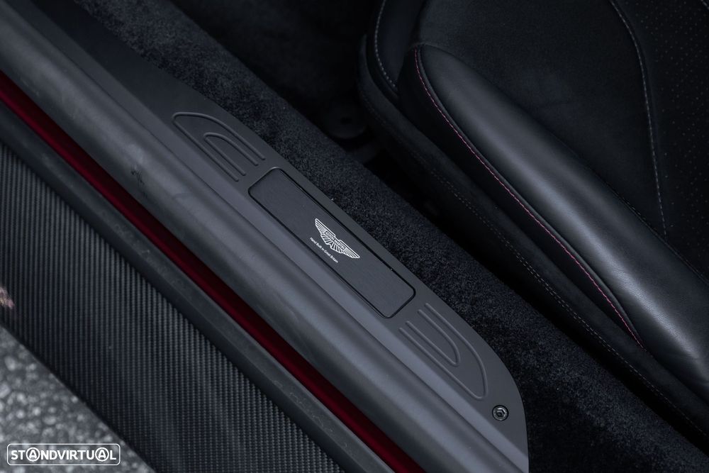 Aston Martin Vantage Coupe V8 - 40