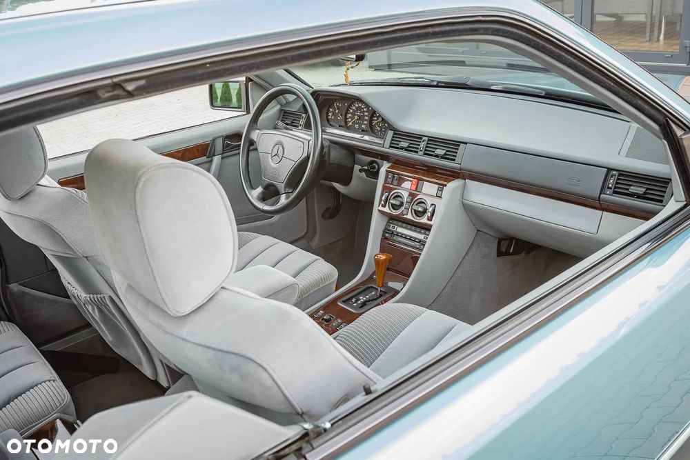 Mercedes-Benz W124 (1984-1993) - 22